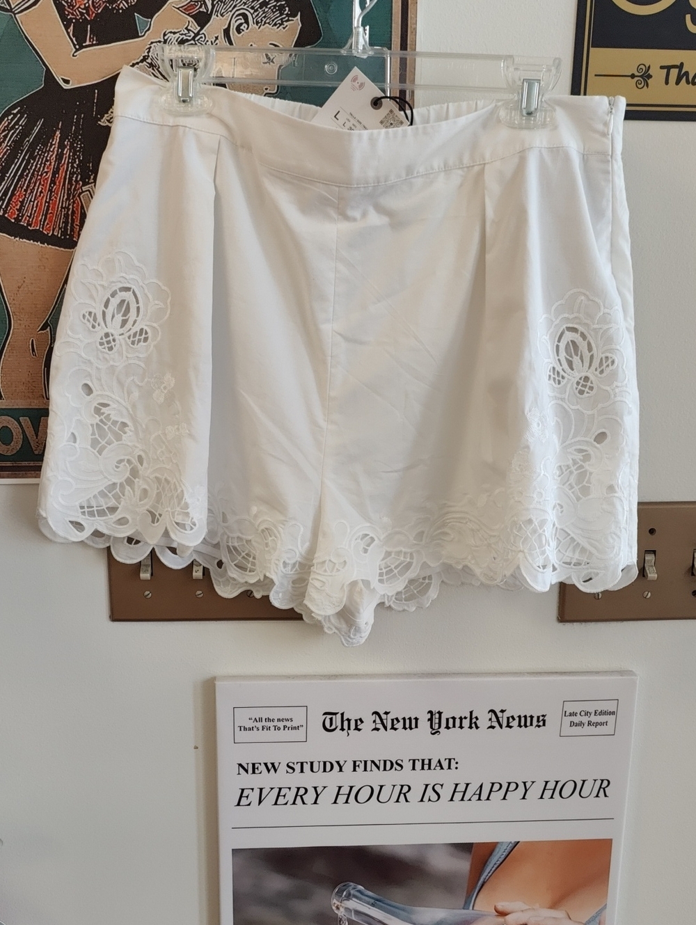 Zara White Scalloped Embroidered Shorts